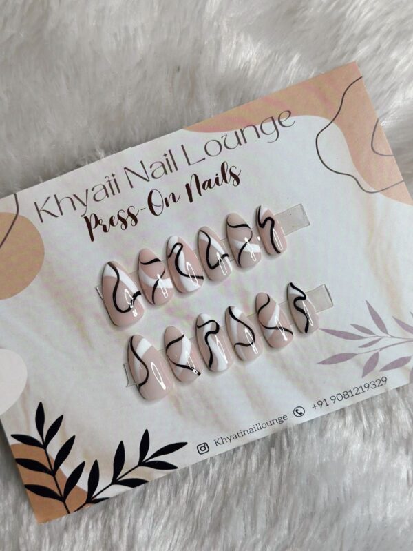 Press - on nails display cards